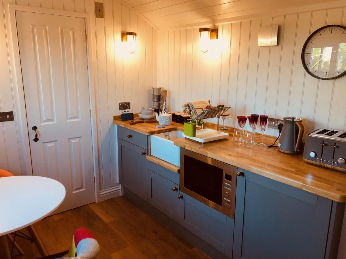 Somerleyton Meadows - The Hideaway Hut & Hot Tub Herringfleet 外观 照片