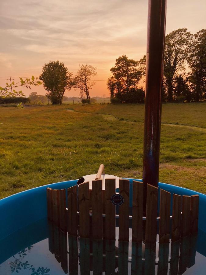 Somerleyton Meadows - The Hideaway Hut & Hot Tub Herringfleet 外观 照片