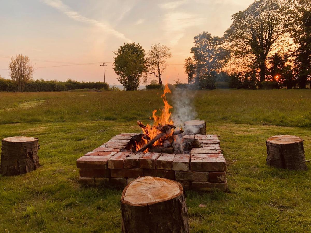 Somerleyton Meadows - The Hideaway Hut & Hot Tub Herringfleet 外观 照片