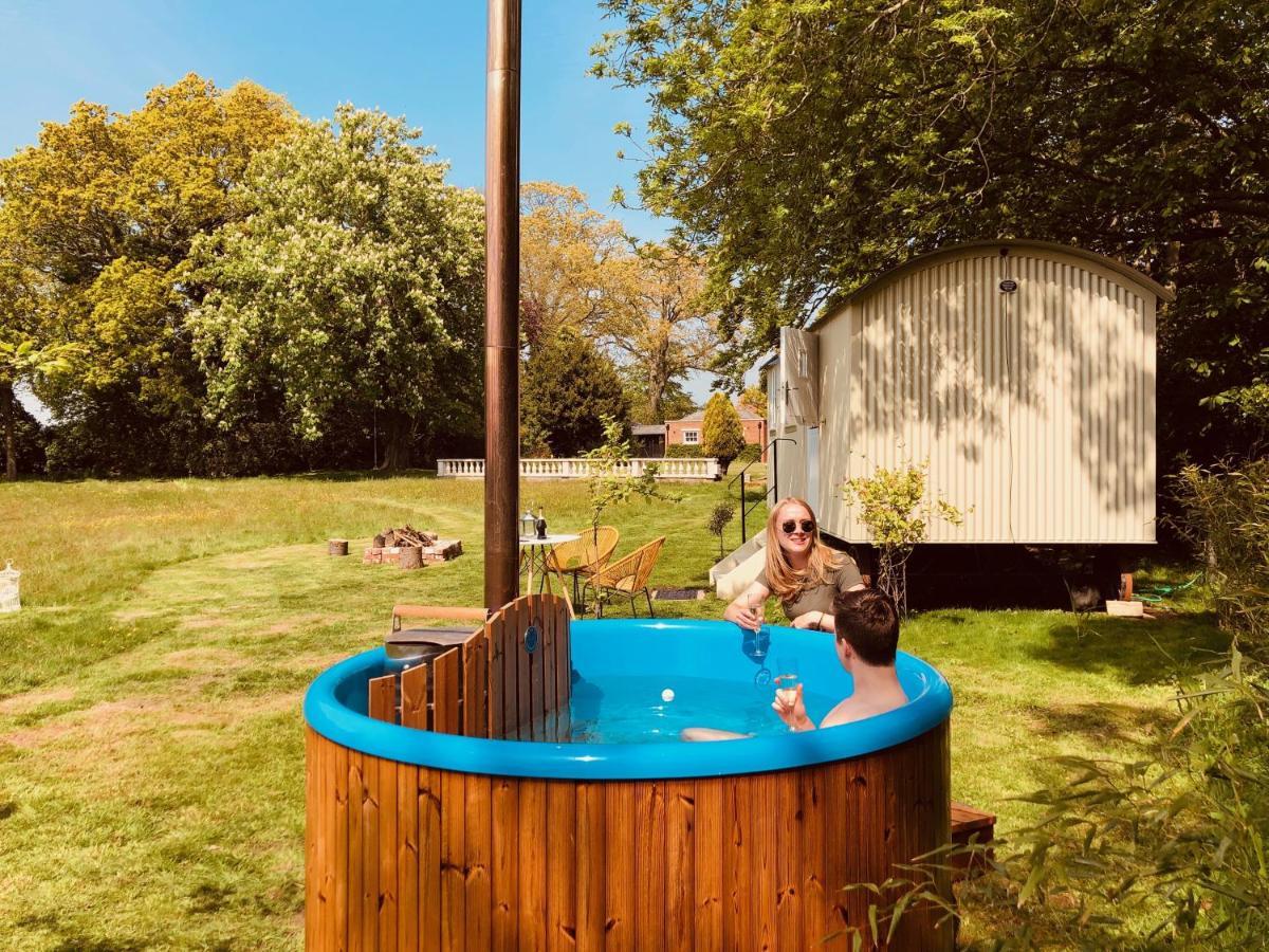 Somerleyton Meadows - The Hideaway Hut & Hot Tub Herringfleet 外观 照片